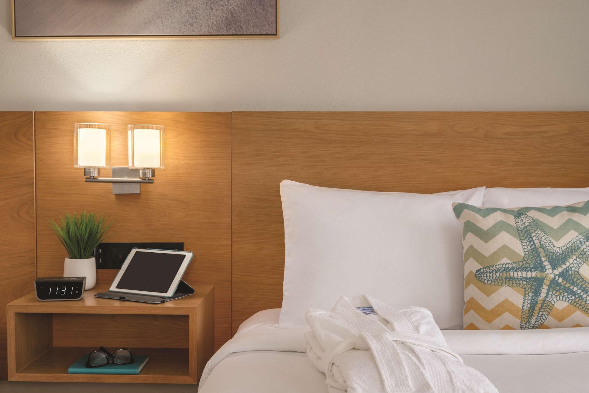 Radisson Beachfront Hotel - Panama City Beach Eksteriør billede